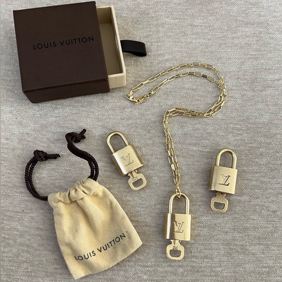 LOUIS VUITTON LOCK & KEY full inclusion w Italian 14kt plated chain Italy stamp🎁 - Picture 1 of 12